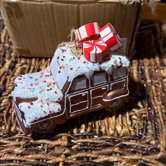 Pottery Barn Gingerbread Peppermint Car Ornament BNWT - Picture 3 of 5